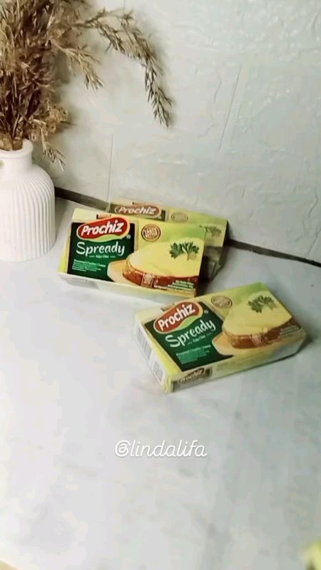 kalian udh tahu belom kalo isian kue yang lumer itu pake keju ini #SpillRacunShopee ##SpillBawaBerkah #shopeevideo #kejuoles #kejuprochizspready