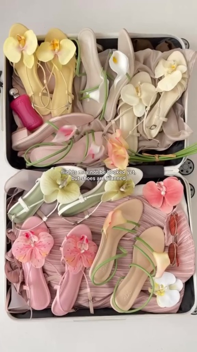Bingung cantik semuaaa😮‍💨😮‍💨 #pix #heelspix #pixfootwear #heelsbungakaca #heelselegant #heelselegant #heelscantik #heelskaca