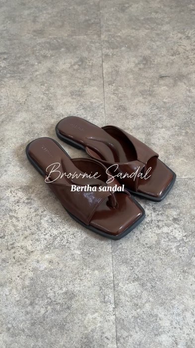 Sendal coklat super gemassss #brownessentials #winodofficial