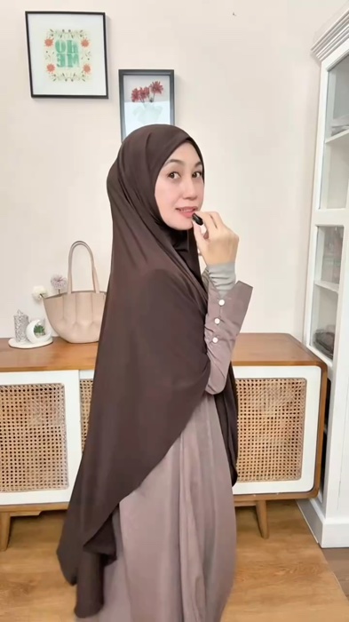 OOTD🤎#ootdsyari #ootdkekinian #khimardaily #hijabsyari #hijabinstan #fypシ #ootdinspiration #ootdsyaristyle #OOTDFashionShopee #ViralDiShopeeVideo