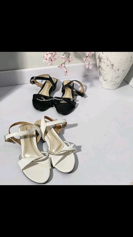 #heelscantik #heelskondangan #heelswanita #sandalwanita