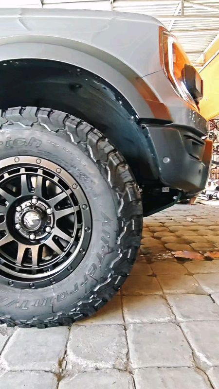 Selalu tampil gagah dengan velg yang berkulitas #fordraptor #lensoriginal #tokovelgmobil #videoshopee #videoviral #denpasarviral