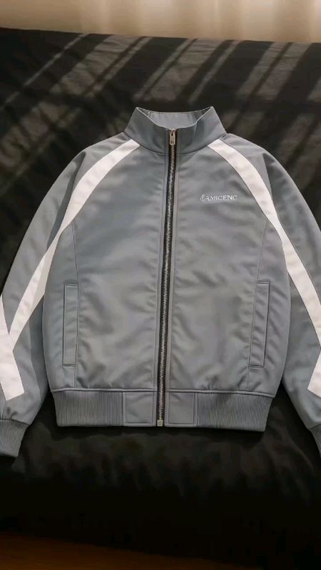#jaket #jaketclasic #jaketkeren #jaketcowok #GratisOngkirRP0 #RacunShopee #PromoNonStop
