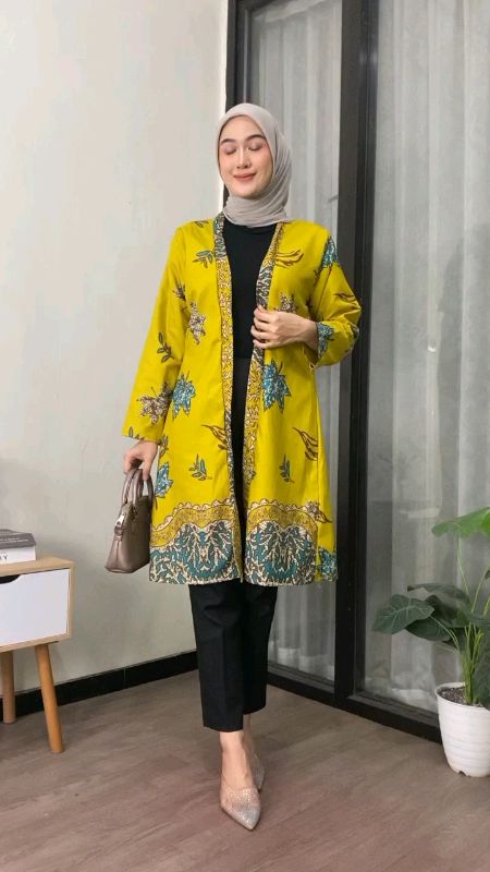 ✨ Outer Batik Modern, bikin penampilan makin classy!#outerbatik #batikwanita #ootdbatik #ootdhijab #ootdkerja #batikmodern #fashionwanita #fypシ