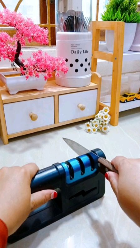 Asahan pisau dijamin jadi super tajam. #asahanpisau #asahanpisaudapur #soruindonesia #promo99 #shopeevideo #fypshopee #fypviral