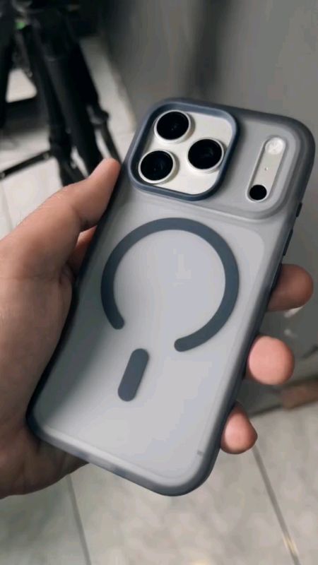 Softcase iphone lembut pakai magsafe dan anti sidik jari...#casingiphone #softcaseiphone #caseiphone17pro #RacunShopee
