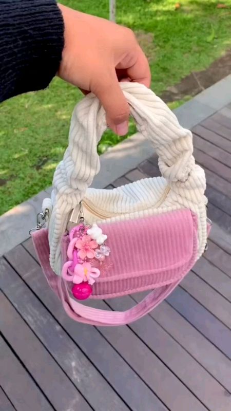 Tas Selempang Wanita WAIKO Corduroy #RacunShopee #SpillRacunShopee #DiskonRacunShopee #shopeevideo #ShopeeLook #ShopeeFashionHaul #taswanita #fyp