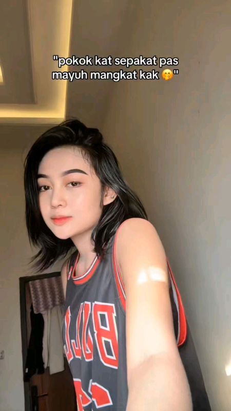 Jersey Basket Chicago Bulls #ShopeeFashionHaul #ShopeeLook #ViralDiShopeeVideo #ShopeeCOD #PromoNonStop #SpillBawaBerkah #RacunShopee #spillshopee