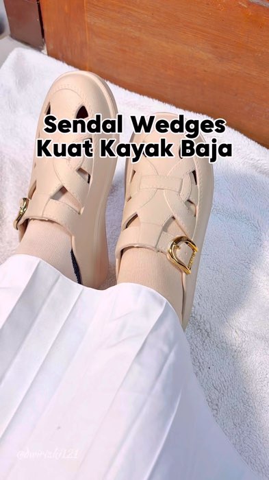 Sendal Wedges Wanita #SpillRacunShopee #GratisOngkirRP0 #ViralDiShopeeVideo #sendalwedges #sendalkaretwanita #sendalmurahwanita #sendalwanitajelly