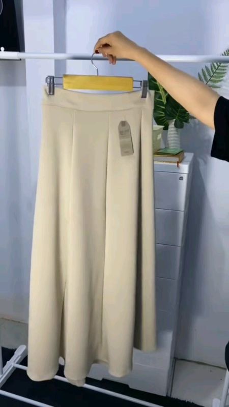 bahannya enak banget dipakek😍🌟✨#rok #rokwanita #rokscuba #rokcantik #rokkoreanstyle #rokscubapremium