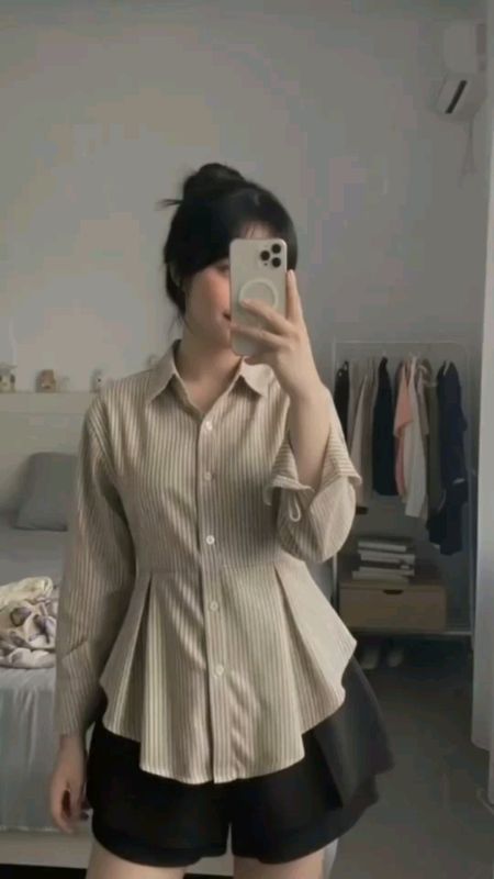 Dnear - kemeja Stripe Rempel Fit Body Wanita Casual Daily Formal Salur Korean Look Fitted Shirt