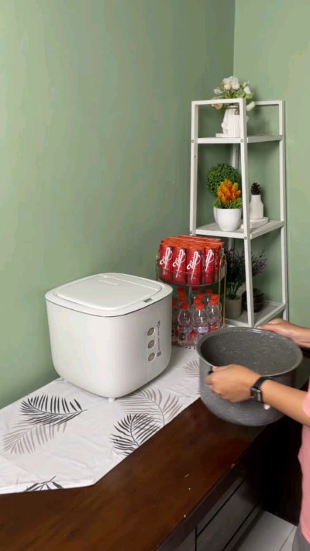 Tempat beras aestetik. #dispenserberas #tempatberas #wadahberas #dispenserberasantikutu #dispenserberasviral #GratisOngkirRP0 #shopeevideo #fyp