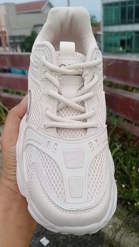 Sepatu Carvil Rachel-SL#sepatukeren #sepatusneakers #sepatuwanita #GakNyeselBelilniRacunShopee #IsiKeranjangOren #GratisOngkirR
