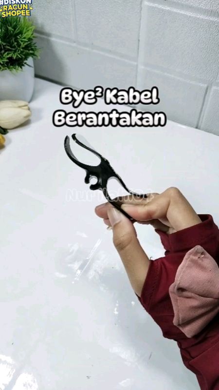 Kabel jd rapih #RacunShopee #SpillRacunShopee #SpillBawaBerkah #ShopeeLook #ShopeeCOD #holderkabeltempel #holderkabelmurah #perapihkabel #holdertempel