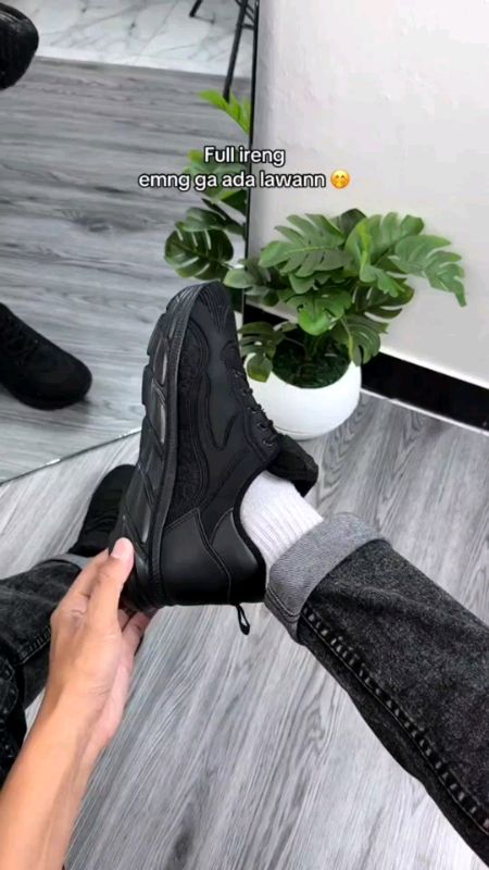 #sepatuservodio #sepatu #sepatusneakers #sepatupria #sepatukeren #outfitideas #outfitinspiration #ShopeeFashionHaul #SpillRacunShopee