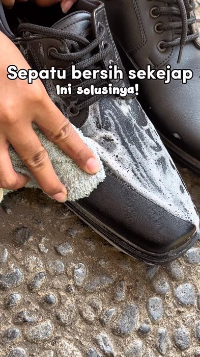 Makin praktis kalo punya instan cleaner ini🤩❗ #foamcleaner  #pembersih #pembersihsepatu #cucisepatu #yiklean