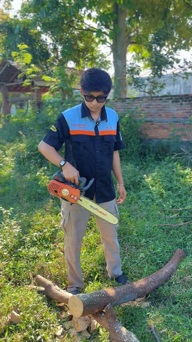 Mesin Chainsaw NEW WEST 257 Mesin Gergaji Kayu 12inch NEW WEST Gergaji Potong Belah Kayu Mesin Gergaji Senso Kayu Mesin Kayu #gergaji #chainsaw #mesin