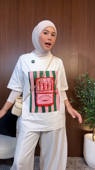 #ViralDiShopeeVideo #OOTDFashionShopee #kaosoversize #kaosoversizewanita