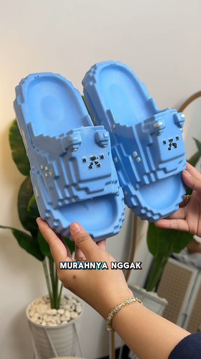 Sandal anak model Minecraft unik dan stylish ini harganya murah banget 😱 #sandalanak #sandalminecraft #sandalanaklucu #sandalanakmurah