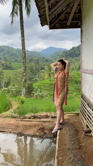 Ngaleresken rambut #shopeevideo #gadisdesa #shopeevideofeed #rismanirmalasari