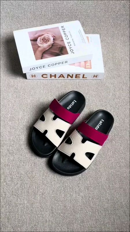 sandal buat sehari2 nyaman buat jalan2 juga oke #sandalwanita #sandalviral #OOTDFashionShopee #fypシ #fypdongggggggg
