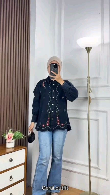 #OOTDFashionShopee #blousewanitakekinian #blousekekinian #blousemurah #blousecantik #blousewanita #ShopeeFashionHaul #LebaranVersiKu #blousekorea