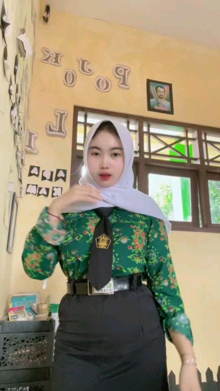 cantik banget 😋😋#RacunShopeeLokal #RacunShopeeCantik #foryoupage #anaksekolah #berandashopee #trending #ViralDiShopeeVideo #viral #RacunShopeeOutfit