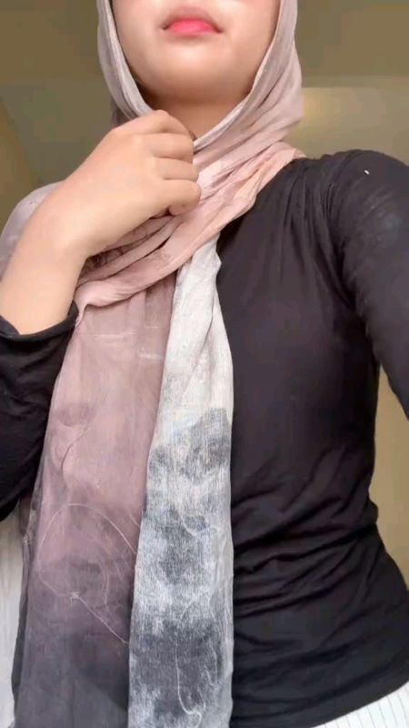 HIJAB YANG GA BANYAK ORANG PAKE PADAHAL CAKEP BANGET COYY, CO SEKARANG #pashminaprinted #hijabstyle #shopeevideo #RacunShopee #ShopeeFashionHaul