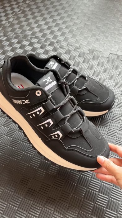 Sepatu sneakers new arrival dari KinBos official #sepatumurah #sneakerscollection #sepatusneakers #paydaysale #promosneakers