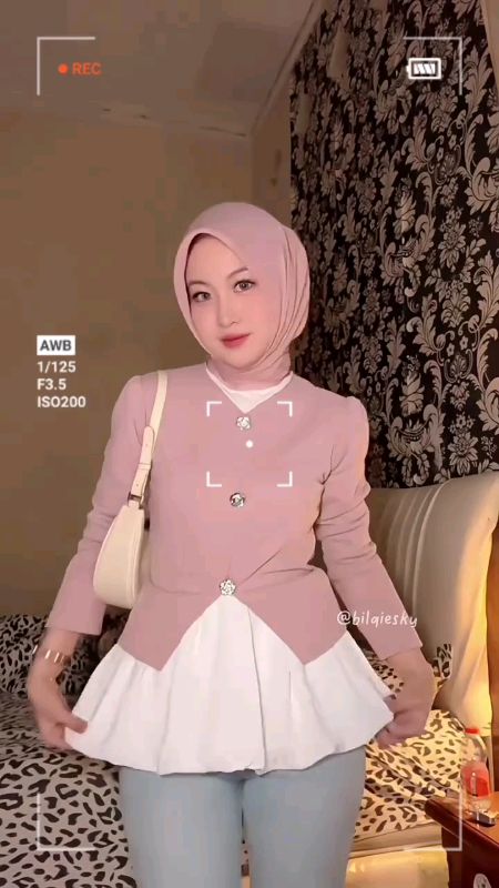 baju atasan knit yang udah pasti cocok buat para ciwi².. yuk check out sekarang!!#fypshopeevideo #fashionbeauty #FashiondiShopee #genzstyle