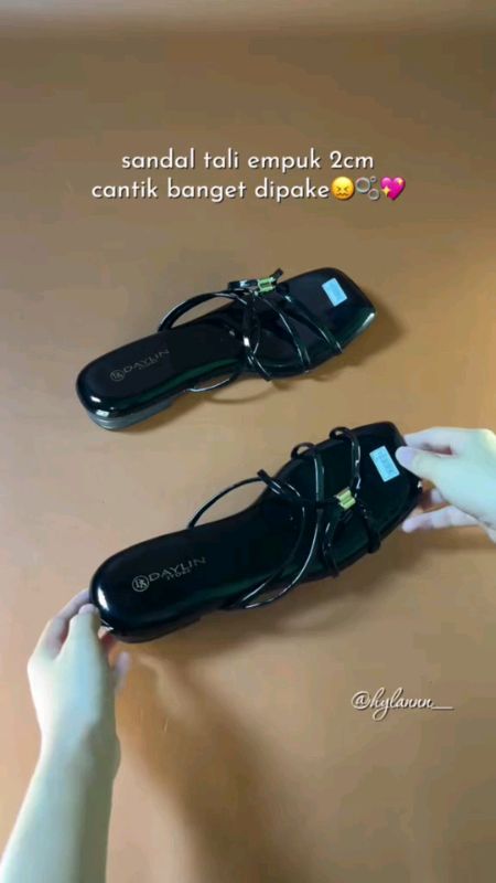 #flatshoescantik #flatshoeswanita #sandalslip #sandalwanita #flatshoes #flatshoesmurah