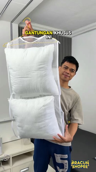 Jemur Bantal sekarang makin simple kalau punya gantungan kaya gini 😁 #jemuranbantal #hangerbantal #RacunShopee #ShopeeCOD #GratisOngkirRP0