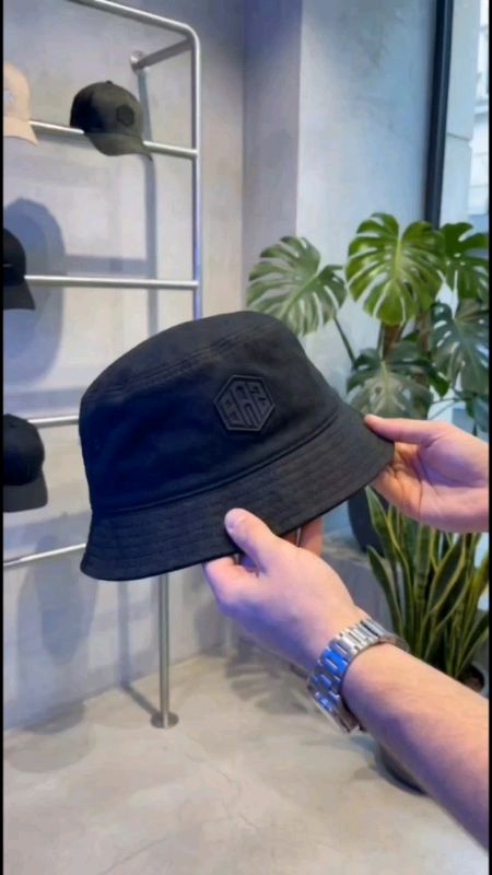 Clean look, simple style 🖤 #buckethat #simplestyle #minimalist #outfitpria #fashiondaily