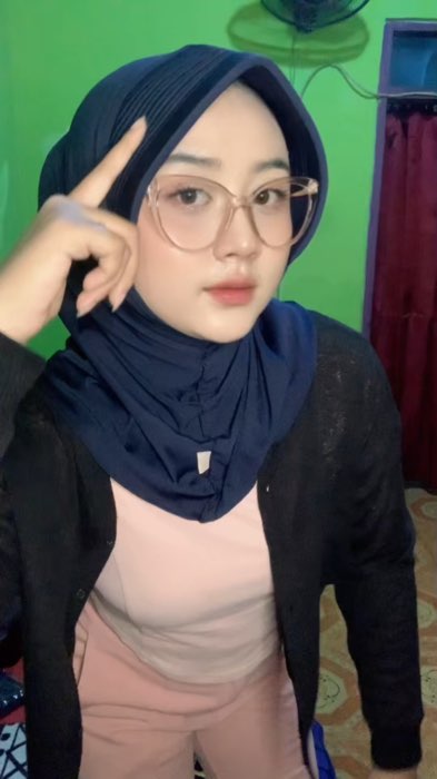 Hijab Pet Tebal New ULKI COLLECTION Sipaling Nyaman Size S dan M Exclusive New Edition adem #RacunShopee #PromoNonStop #otfitsimpel #hijab