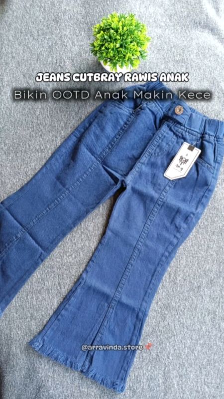 Cuss bun. bikin anak makin kece😍 #celanajeansanak #jeansanak #jeansanakperempuan #jeanscutbrayanak #cutbrayanak #gratisongkir #RacunShopee