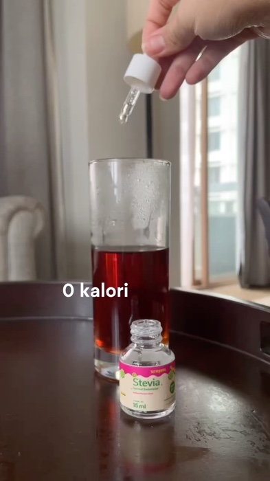 Cukup setetes #vitmakerstevia aja udah bikin manis minuman favorittt! 0 kalori lagi jadi ga takut deh kalo lg diet!