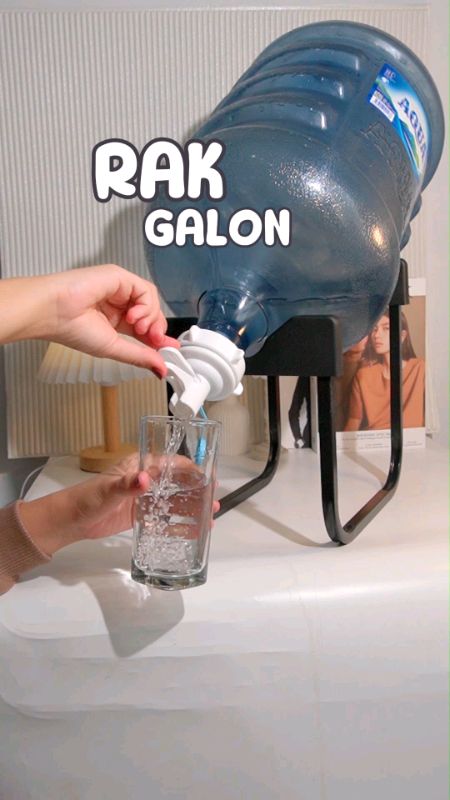 Rak galon ini mempermudah saat ambil air! #rakgalon #rakgalonair #dudukangalon  #rakgalonmurah #tatakangalon #RacunShopee #SpillRacunShopee