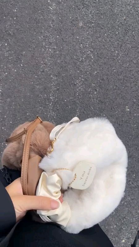 #tasbulumurah #tasbulu #shoulderbag #taswanita #Diskon40RB #Diskon50Persen #SpillBawaBerkah #RacunShopee #ShopeeCOD