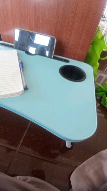 meja lipat secantik ini ringan mudah di bawa ke mana mana dan kokoh#mejalipat #mejabelajar