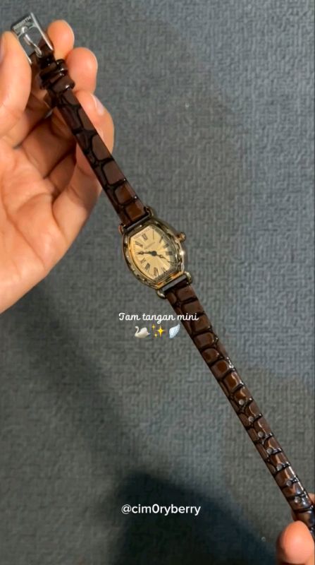 jamnya cantik banget  , dan free gelang 😍 #jamtangan #jamtanganwanita #jamvintage #jamkecil #jamdindingaesthetic