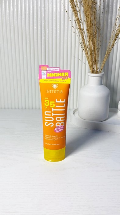 Suncreen yg aman dipakai dr mulai remaja #diskonracunshopee #spillracunshopee #racunshopee #ViralDiShopeeVideo #sunscreeneminaspf30 #eminasunscreen