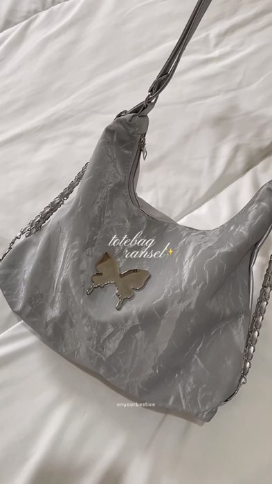 tas 2in1 bisa dijadiin totebag atau ransel gemes banget bahannya lembut🫶🏻 #totebag #ransel #taswanita #shoulderbag #backpack #Tas2in1 #RacunShopee