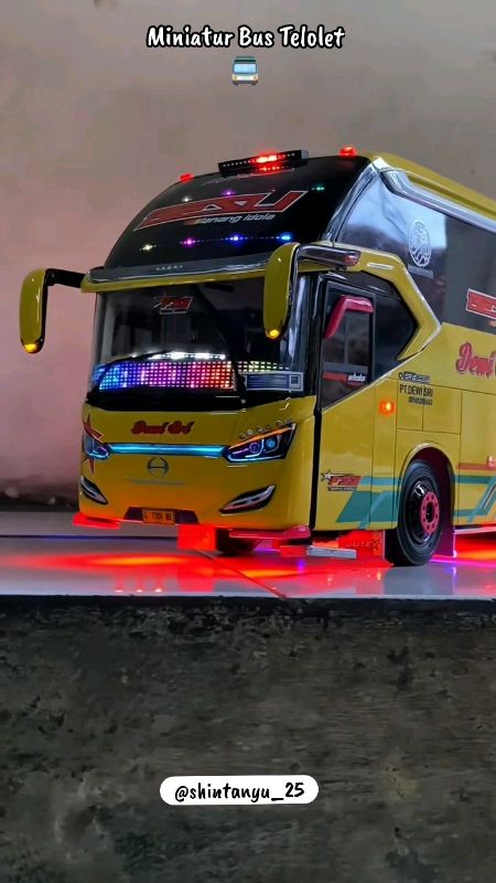 Anak dijamin gabakal rewel kalo dibeliin ini 😎 #RacunShopee #ViralDiShopeeVideo #SpillRacunShopee #mainan #miniaturbus #miniaturtruk