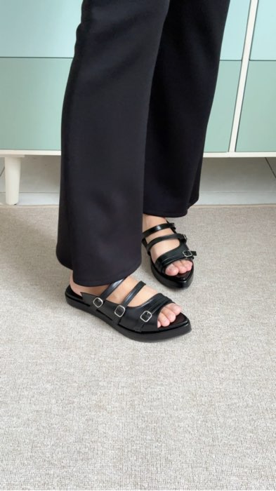 Murah bgt cuma 40ribuan #sandal #sandalwanita #sandalmurah #OOTDFashionShop #RacunShopee #RacunShopeeCheck #ShopeeLook #racunshopeemurah