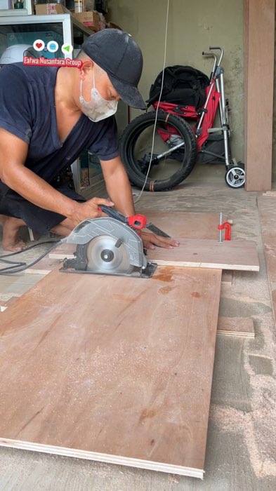 Jld mesinnya gergaji potong kayu#jld#circularsaw #gergajikayu