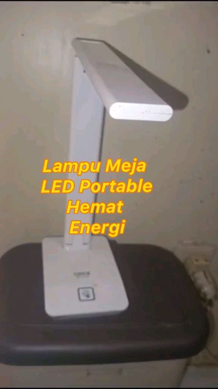 Lampu meja LED portable yang simpel dan hemat energi. Bisa diisi ulang lewat USB #RacunShopee #shopeevideo #SpillRacunShopee #lampumeja #lampuled