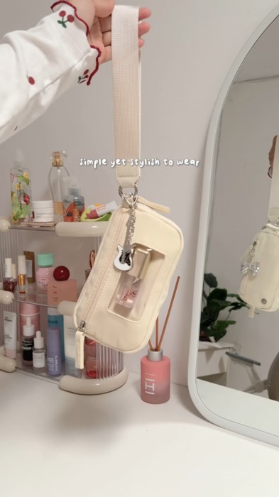 💌 serbaguna banget sampe yg biasa masuk tas bisa masuk pouch doang 💌 #pouch #dompetwanita #dompetmurah #wristlet #pouchmakeup #pouchserbaguna #tas