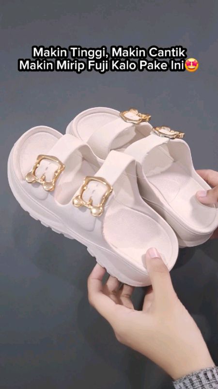 Sandal wanita yang cocok buat kalian 😍 #ShopeeLook #RacunShopeeCheck #33grandfashionsale #RacunShopee #shopeebigramadansale #sandalwanita