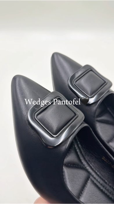 Sepatu buat ngantor paling nyamann🖤 Worth to buy sih iniii!😍 #RacunShopee #wedges #pantofel #heels