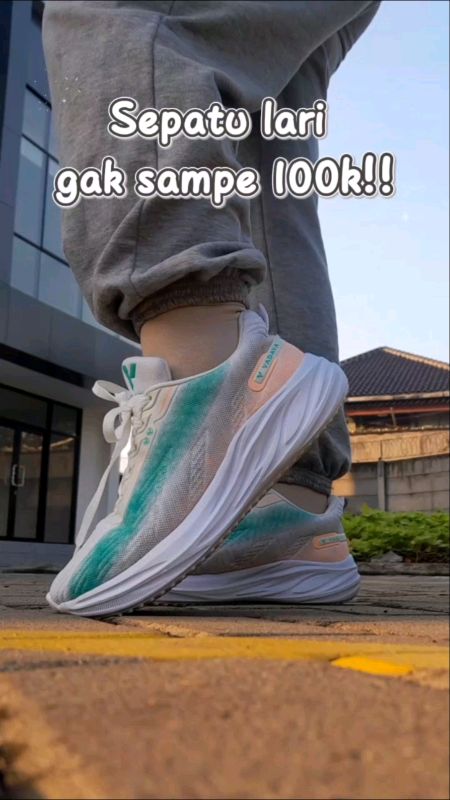 Ini nih sepatu yang bikin lari makin gaspol tapi dompet tetep tebel🤩! Coba klik, kamu dapet harga berapa👀 #RacunShopee #ShopeeHaul #sepatu